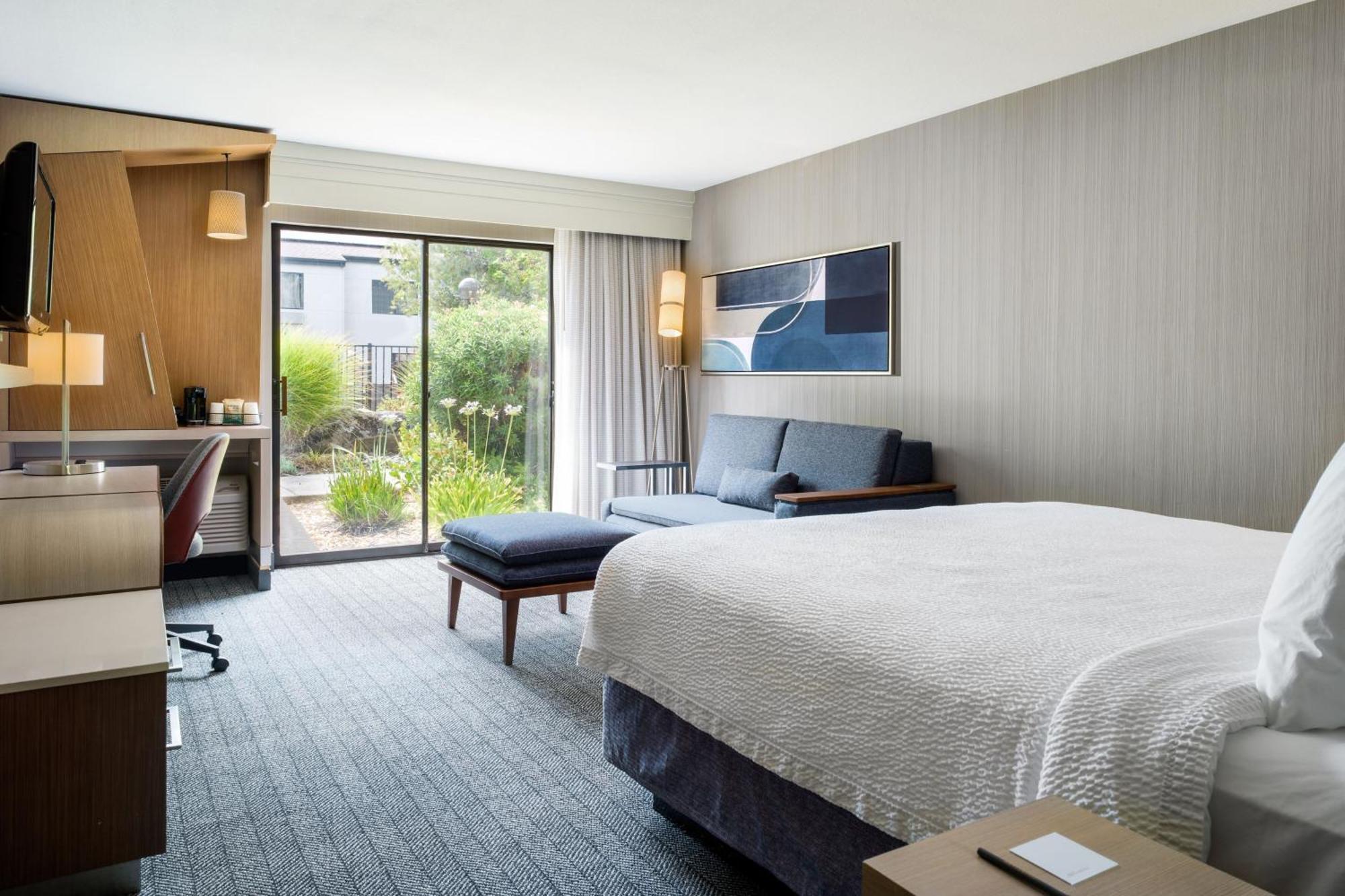 คอร์ตยาร์ด เวเควิลล์ Hotel วาคาวิลล์ ภายนอก รูปภาพ