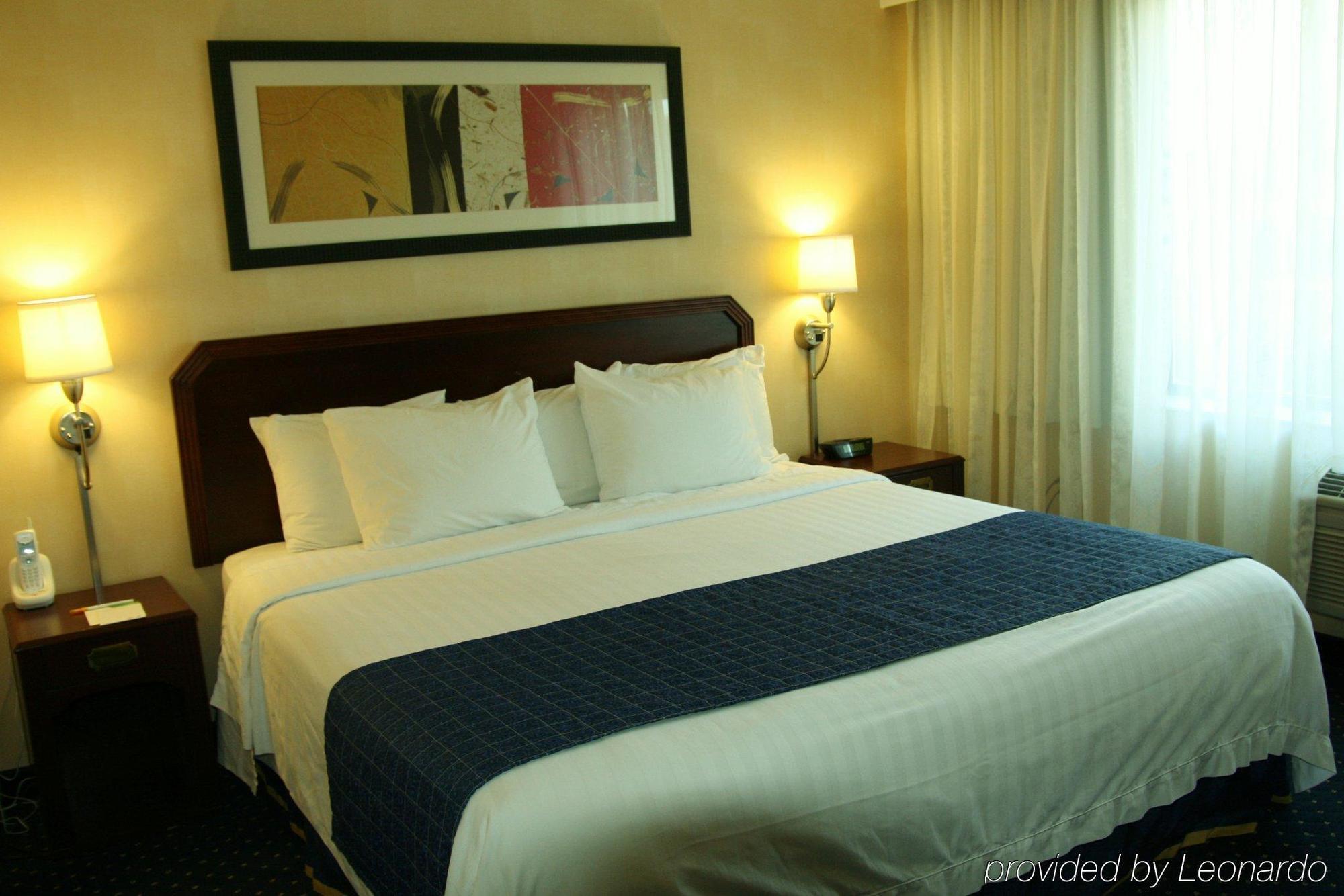 คอร์ตยาร์ด เวเควิลล์ Hotel วาคาวิลล์ ภายนอก รูปภาพ